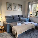 M-oase Blue Design I Citynah I Kueche I Netflix